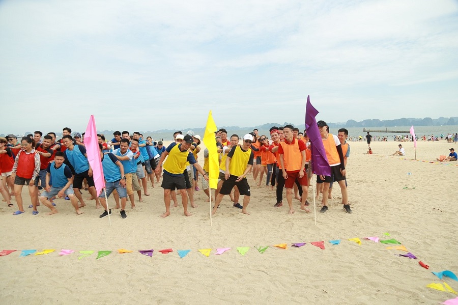 Các trò chơi team building trên biển