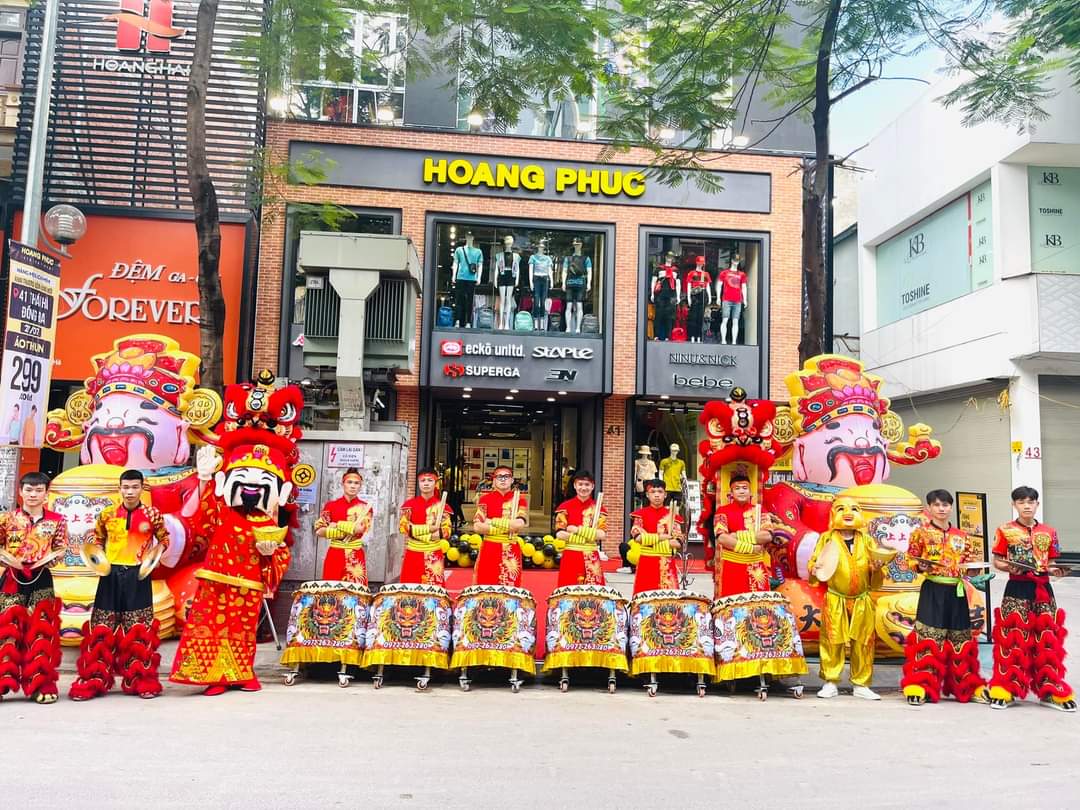 đội ngũ m&uacute;a l&acirc;n