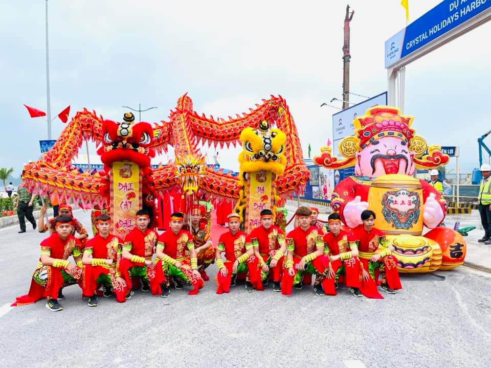 tận t&igrave;nh, nhiệt huyết