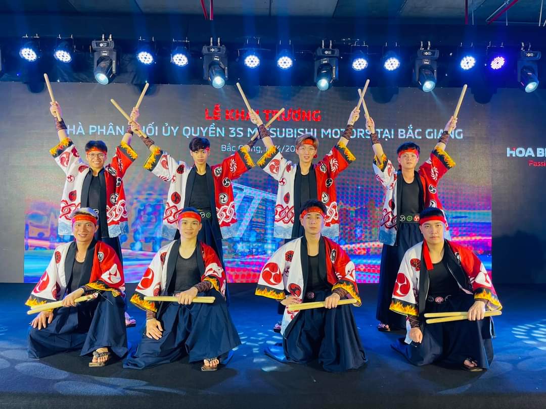 đội ngũ nh&acirc;n vi&ecirc;n chuy&ecirc;n nghiệp