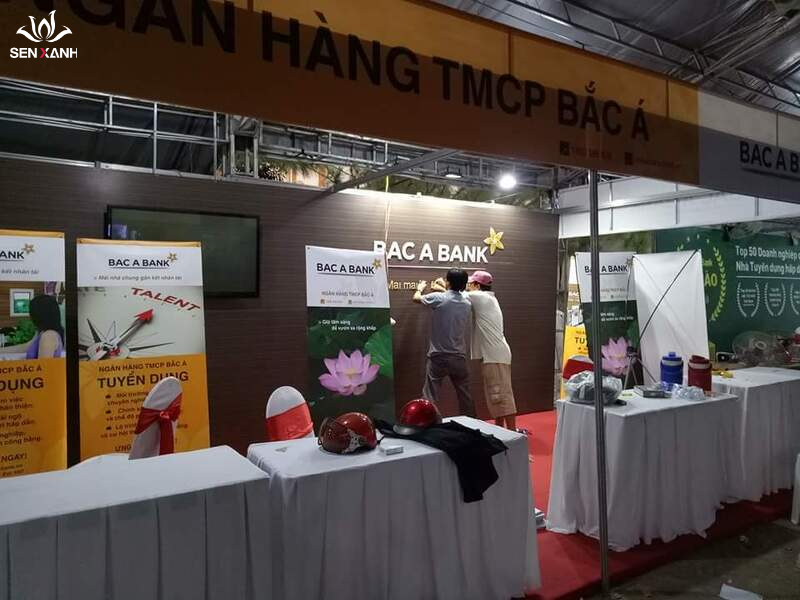 Gian h&agrave;ng phải thể hiện đ&uacute;ng m&agrave;u sắc v&agrave; gi&aacute; trị của doanh nghiệp