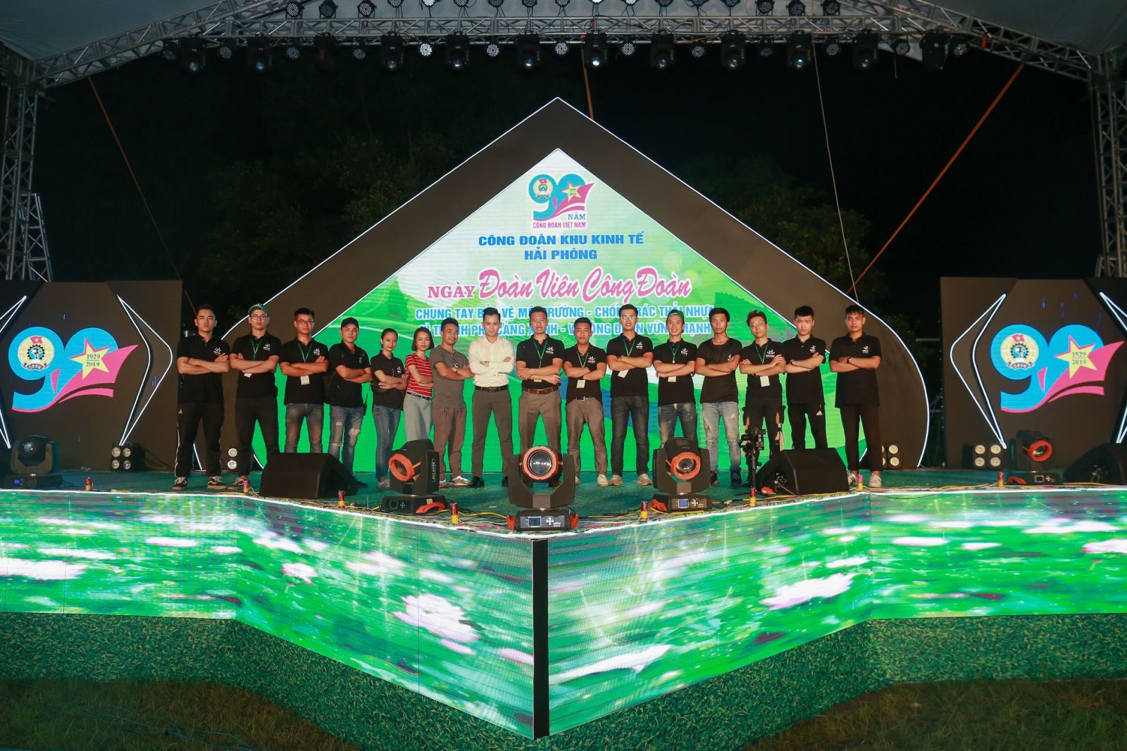 Đội ngũ nhân viên kỹ thuật chuyên môn cao