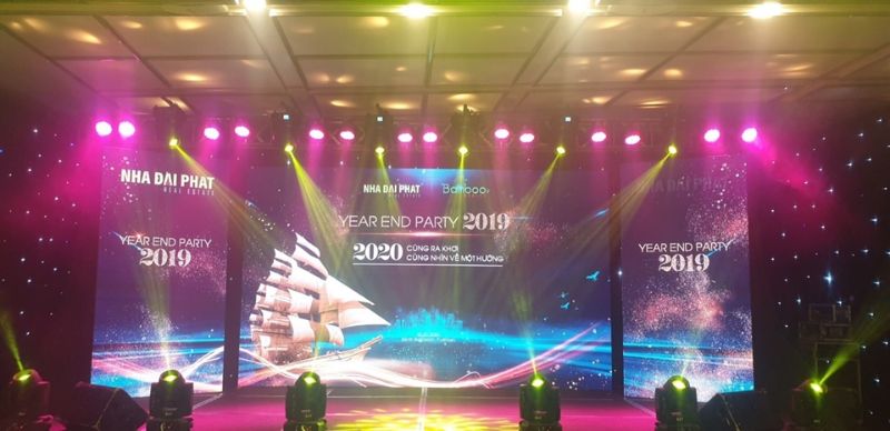 Màn hình LED thường nằm ở vị trí trung tâm của sân khấu