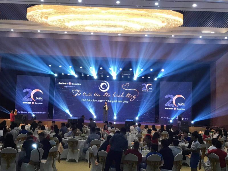 Chương trình quy mô lớn thì chi phí thuê thiết bị khá cao