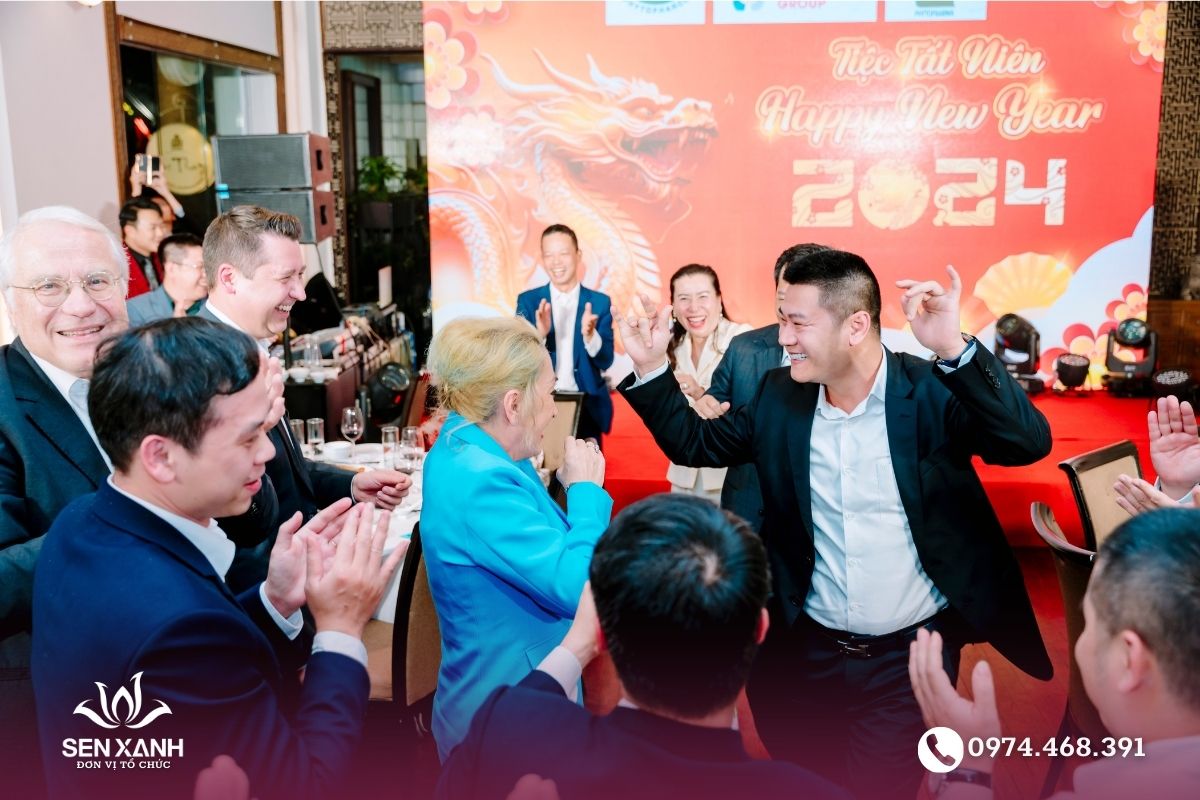 Tiệc tất ni&ecirc;n gi&uacute;p tăng sự gắn kết nội bộ trong doanh nghiệp
